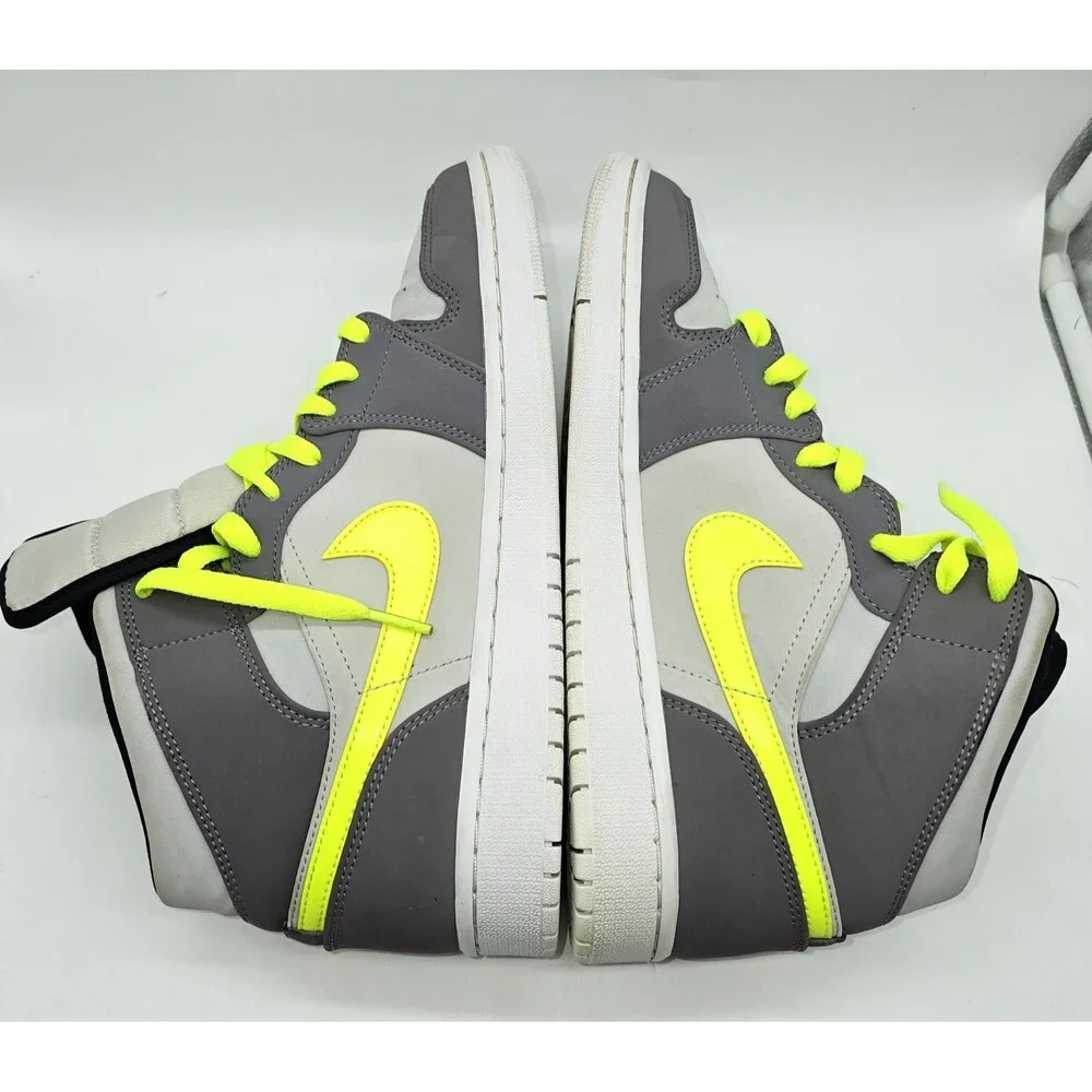 Air Jordan 1 Mid “Gunsmoke Volt” Grey Neon Yellow 554724-072 Men’s US 9